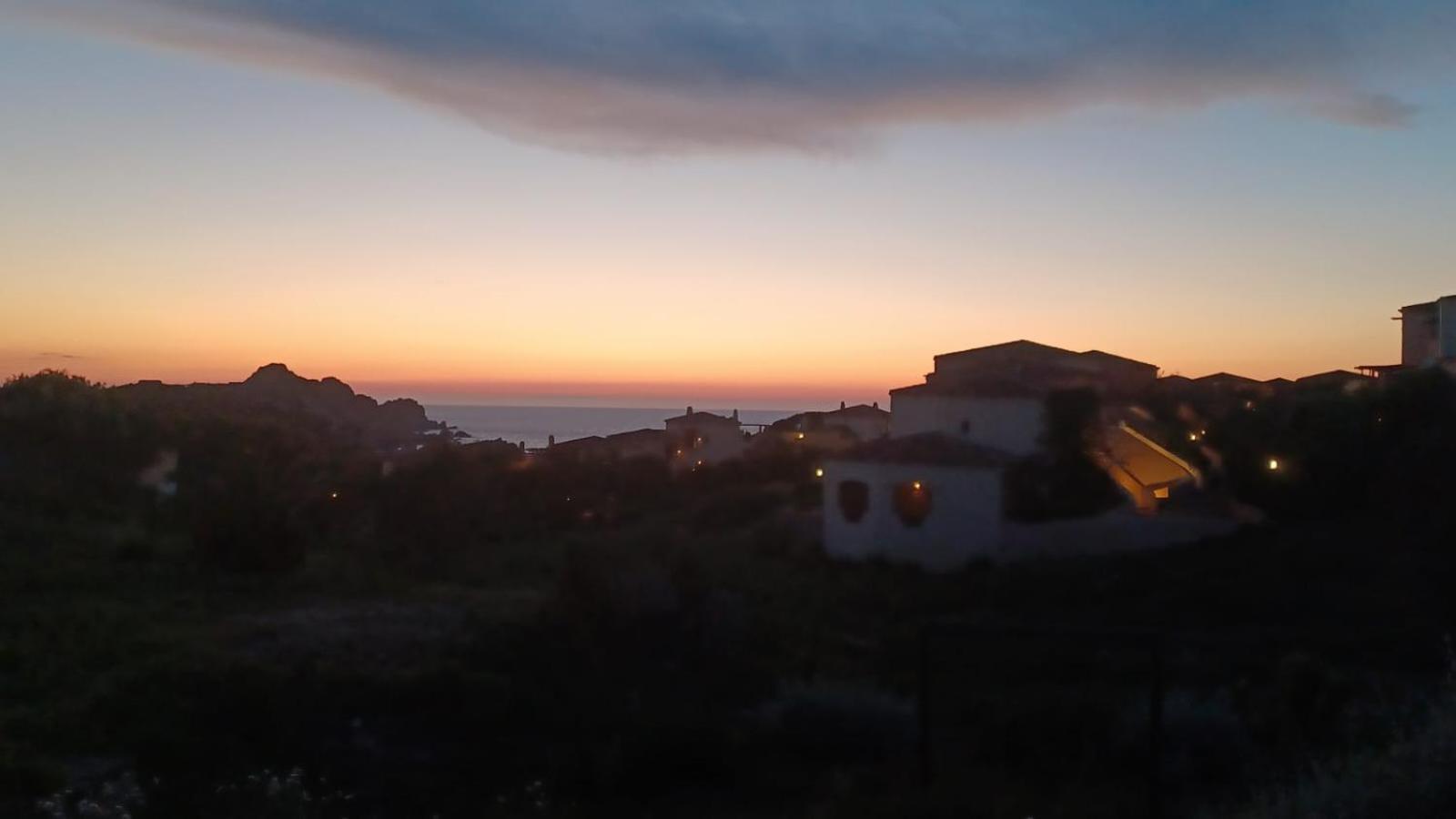 Residence Cala Rossa Isola Rossa Esterno foto